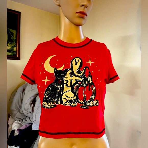 SHEIN Tops - Retro vibe crop top Halloween goth